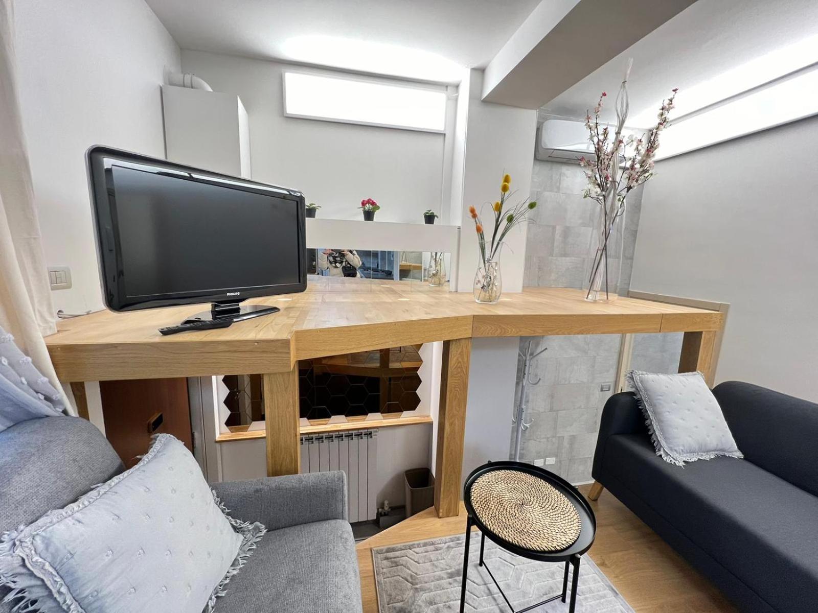 "R&P Apartment", Short Term Stay, Elegant Design, Bisceglie Metro Station, Easy For San Siro And Fiera Milano, Free Parking Zewnętrze zdjęcie