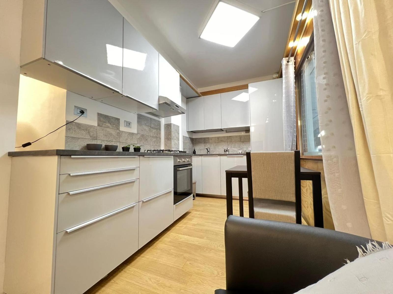 "R&P Apartment", Short Term Stay, Elegant Design, Bisceglie Metro Station, Easy For San Siro And Fiera Milano, Free Parking Zewnętrze zdjęcie