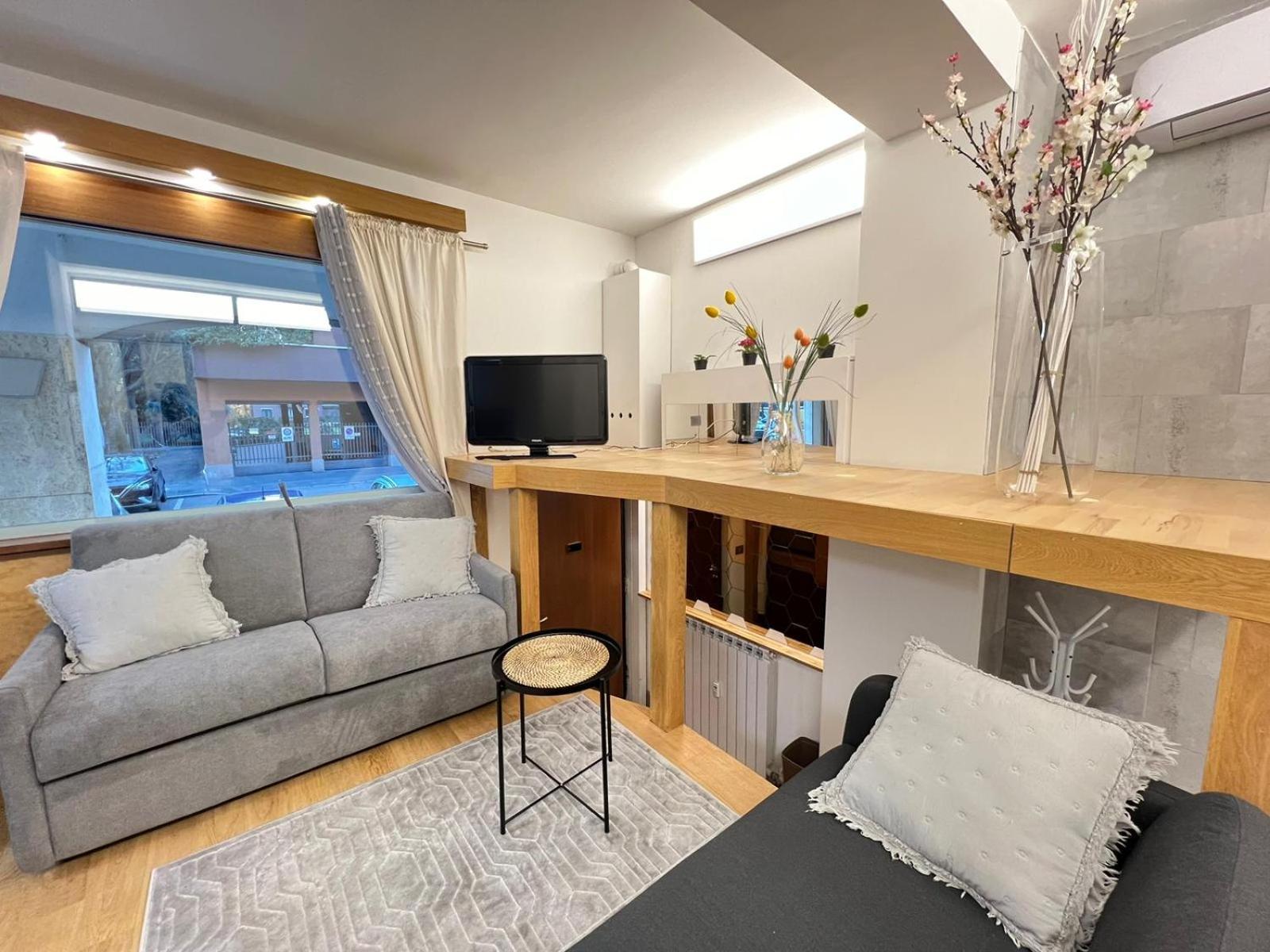 "R&P Apartment", Short Term Stay, Elegant Design, Bisceglie Metro Station, Easy For San Siro And Fiera Milano, Free Parking Zewnętrze zdjęcie