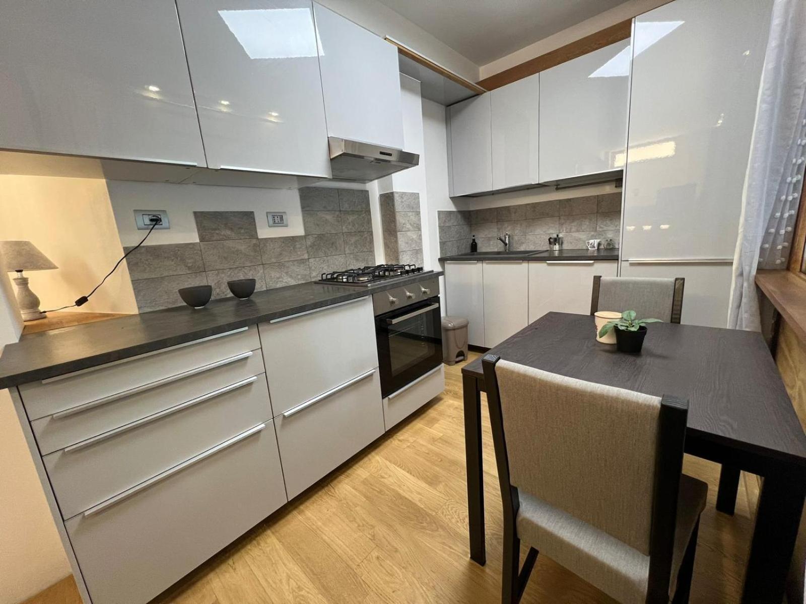 "R&P Apartment", Short Term Stay, Elegant Design, Bisceglie Metro Station, Easy For San Siro And Fiera Milano, Free Parking Zewnętrze zdjęcie