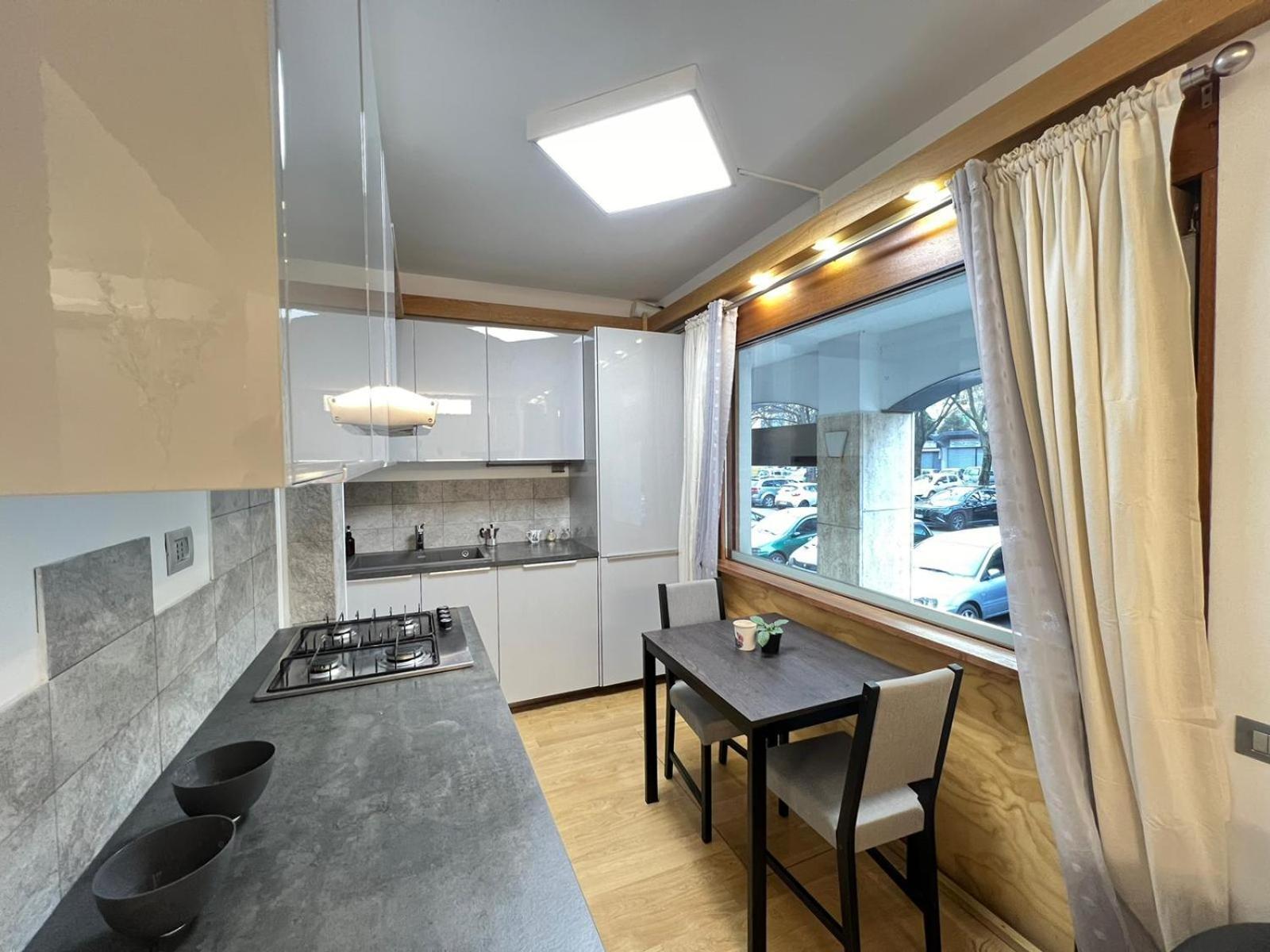 "R&P Apartment", Short Term Stay, Elegant Design, Bisceglie Metro Station, Easy For San Siro And Fiera Milano, Free Parking Zewnętrze zdjęcie