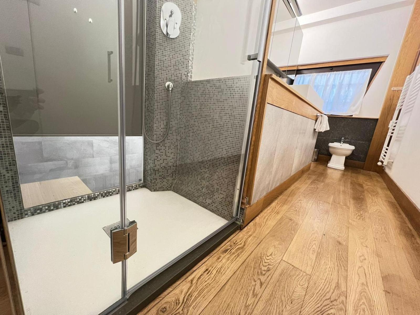 "R&P Apartment", Short Term Stay, Elegant Design, Bisceglie Metro Station, Easy For San Siro And Fiera Milano, Free Parking Zewnętrze zdjęcie